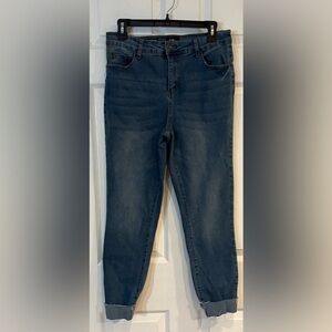 Stylish Blue Ankle Jeans for Women